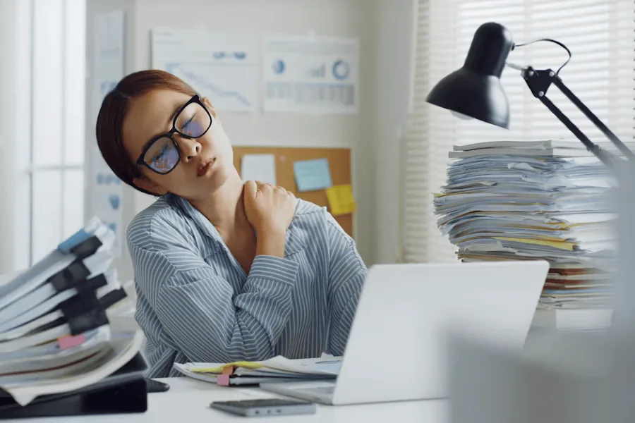 Woman with neck pain.