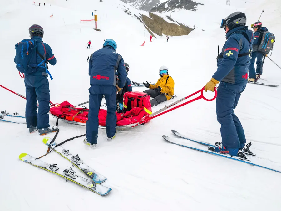 Injury on a ski holiday, paramedics have to help.