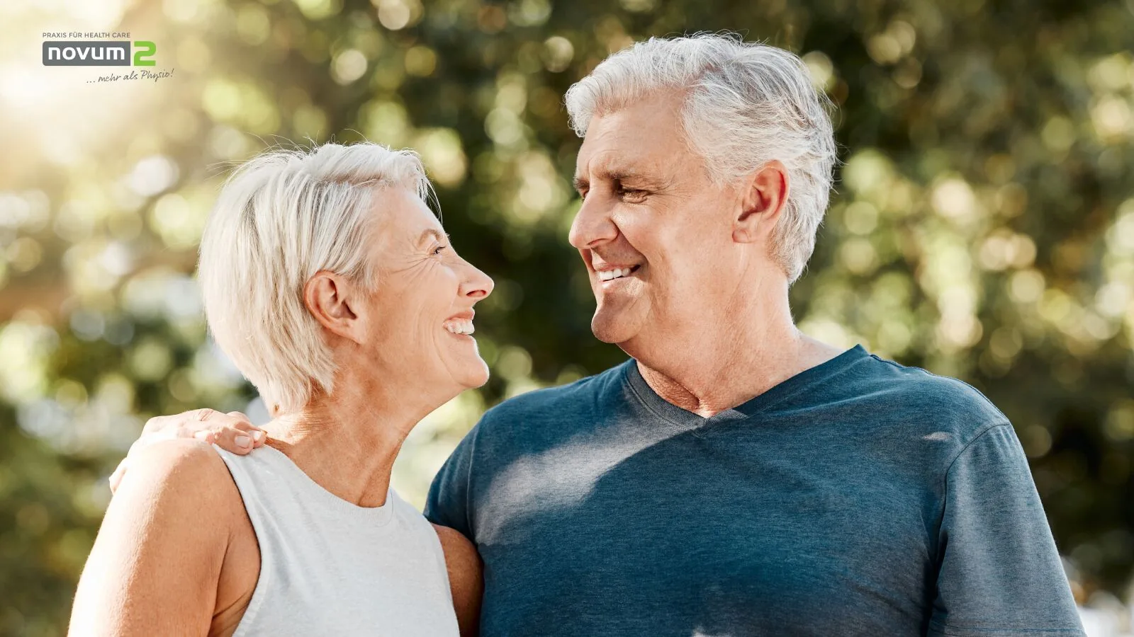 Happy senior couple after successful rehabilitation at Novum2 Physiotherapy